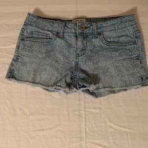 Aeropostale blue Jean shorts 1/2 flower pattern